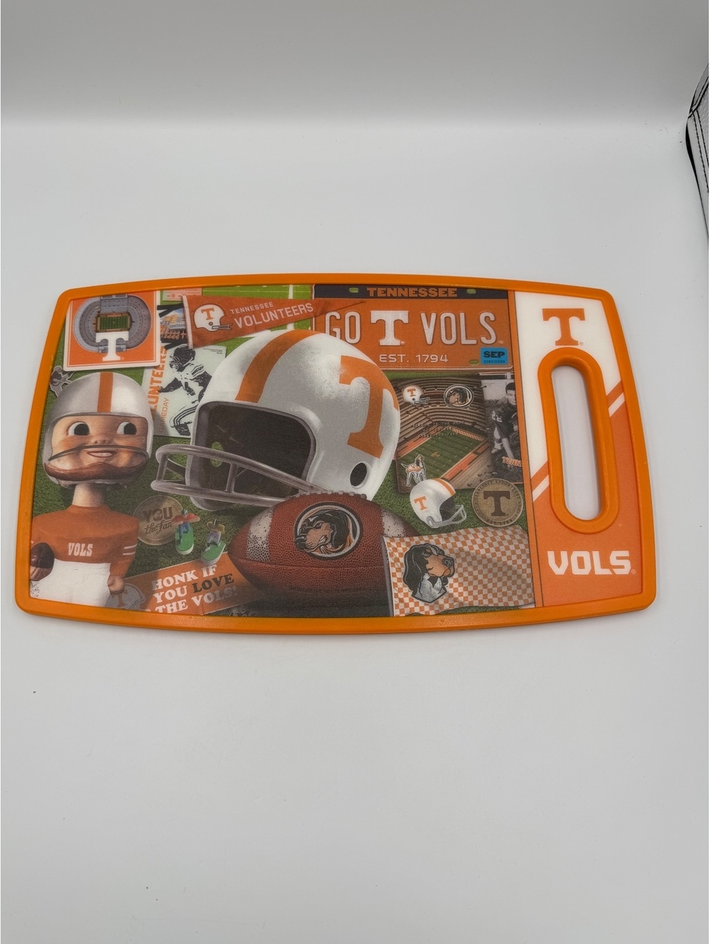 NWOT Tennessee Volunteers Plastic Cutting Board